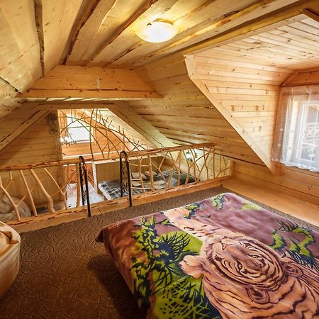 Хата Різьбяра Villa Beloberezka Ruang foto