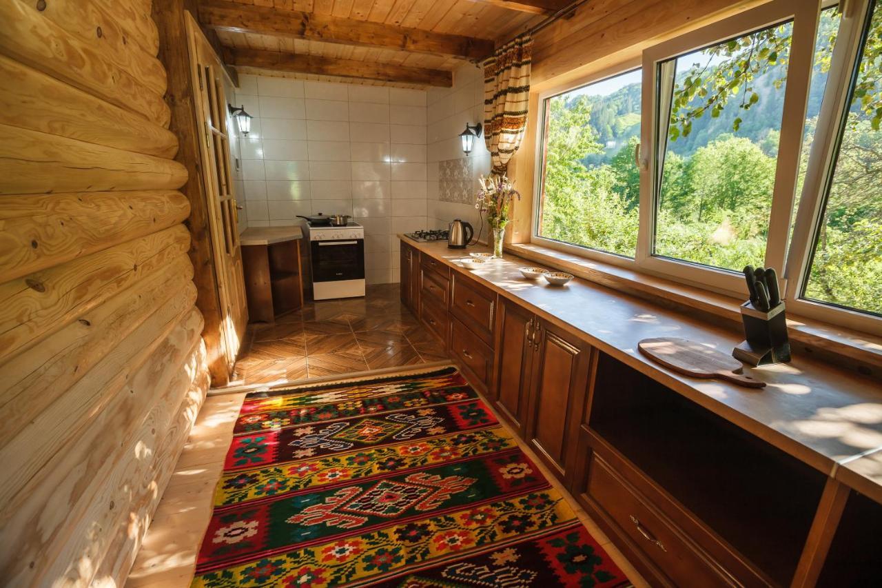 Хата Різьбяра Villa Beloberezka Bagian luar foto